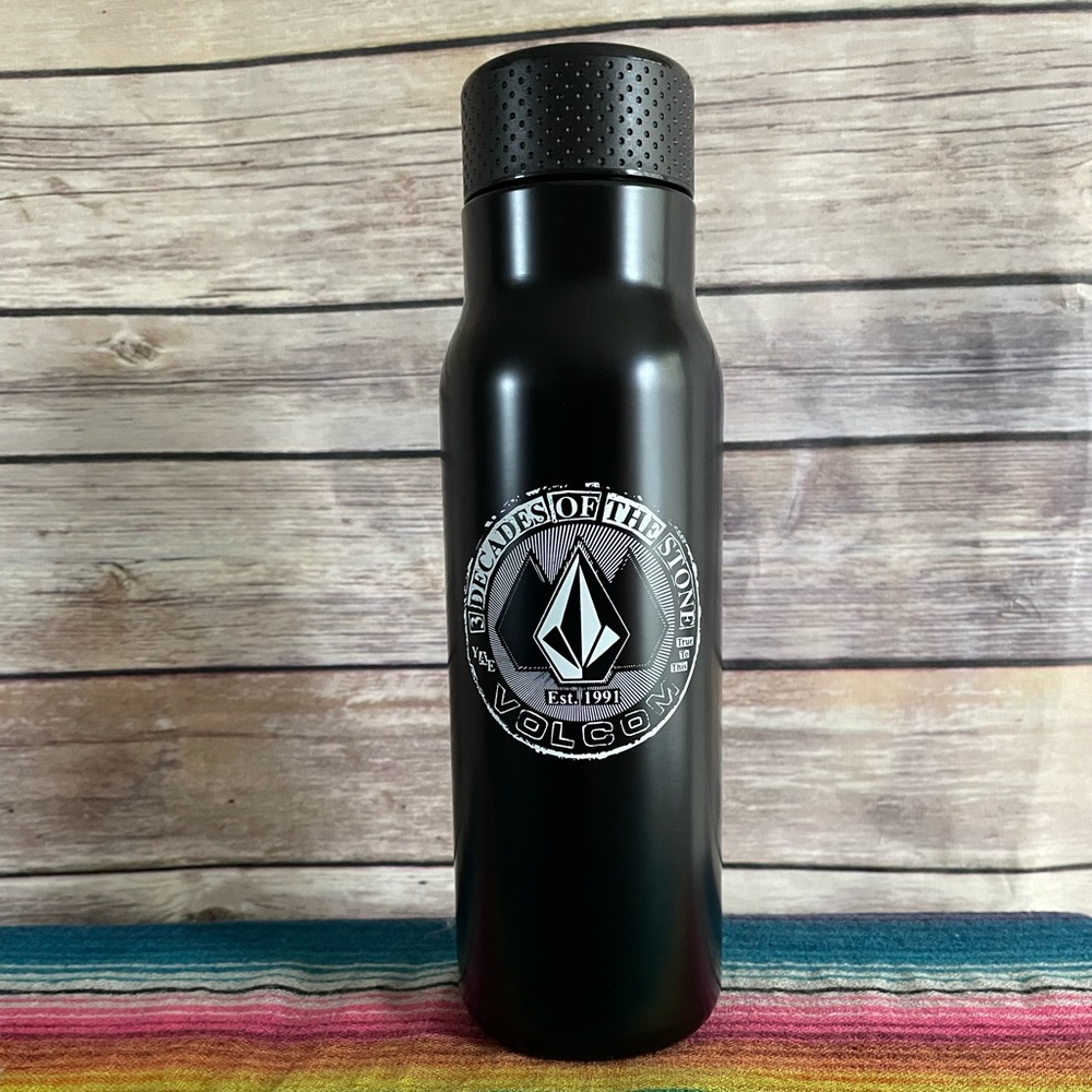 *Volcom 30 Year Anniversary Water Bottle* NWT!